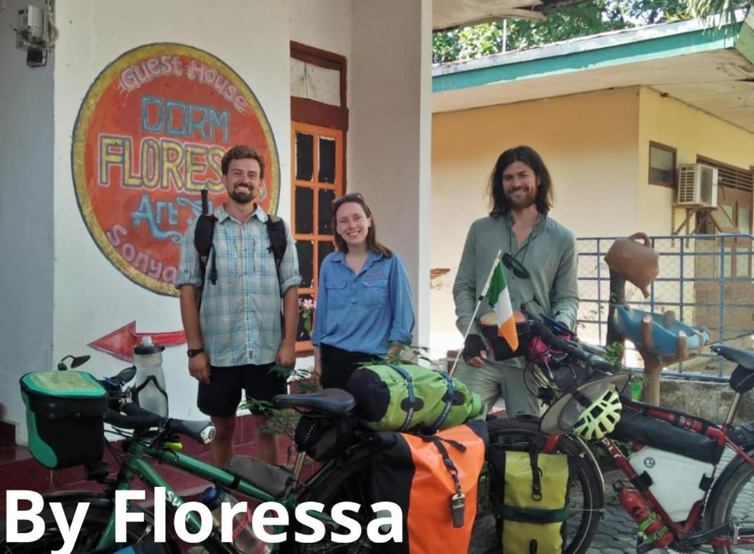Guest House Dorm Floressa Maumere Exterior foto